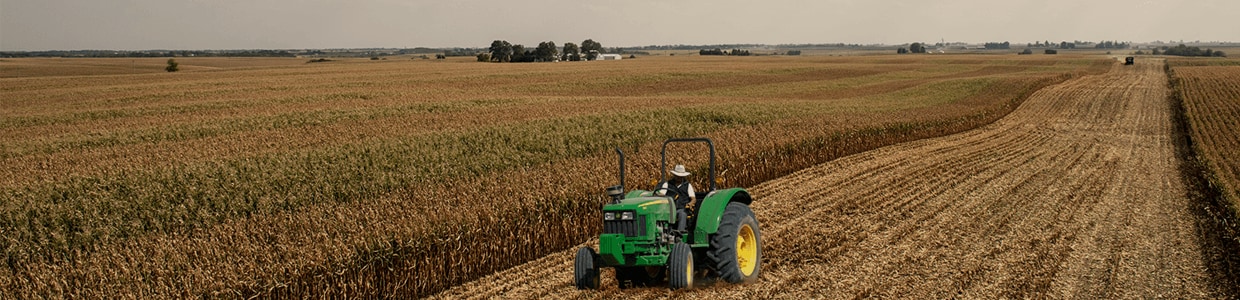 Tractor serie 5015 en el campo.