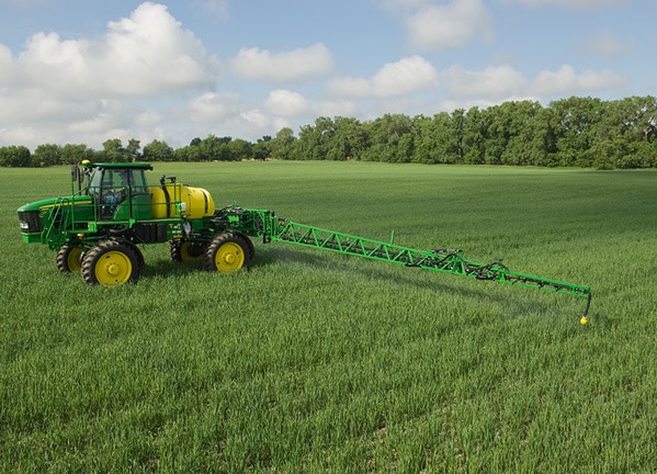 Pulverizadora Autopropulsada 4630 en el campo.