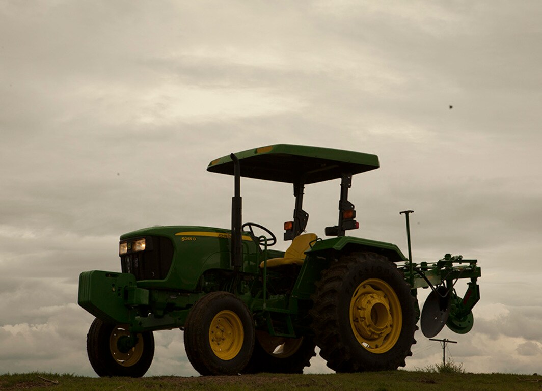 Arado de Disco 624 en el campo.