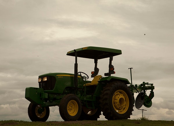 Arado de Disco 624 en el campo.