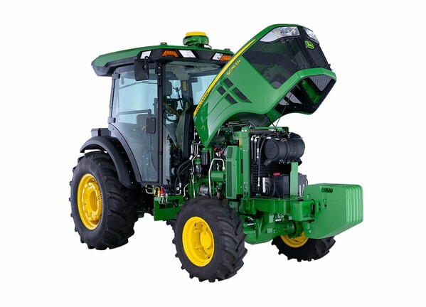 Tractor 5076EN verde con cabina cerrada y cofre abierto, en ángulo frontal lateral derecho.
