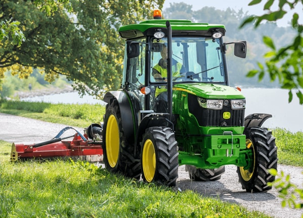 Tractor 5085GF