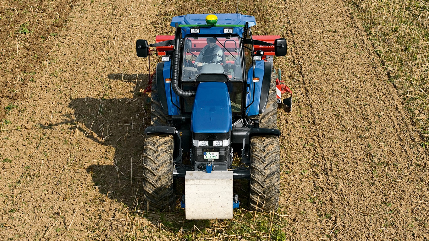 Tractor con AutoTrac™ Controller™.